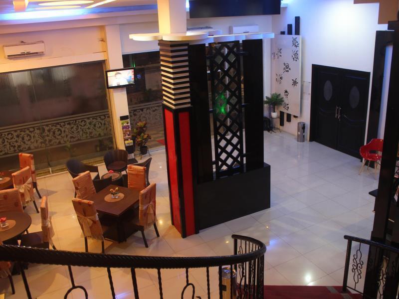 Hotel Mangga Dua Макасар Екстериор снимка