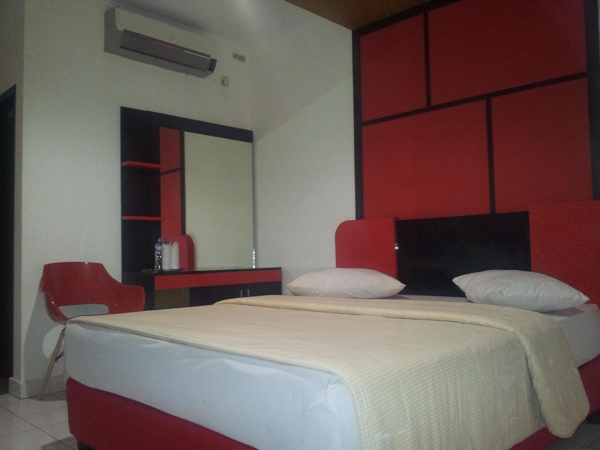 Hotel Mangga Dua Макасар Екстериор снимка