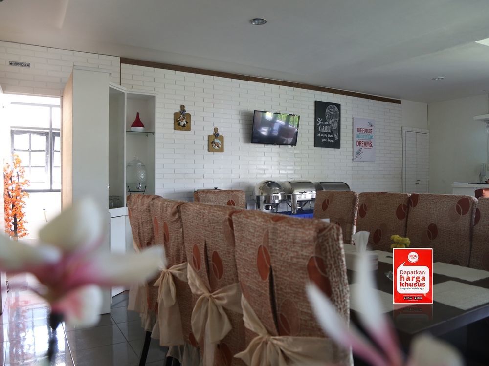 Hotel Mangga Dua Макасар Екстериор снимка