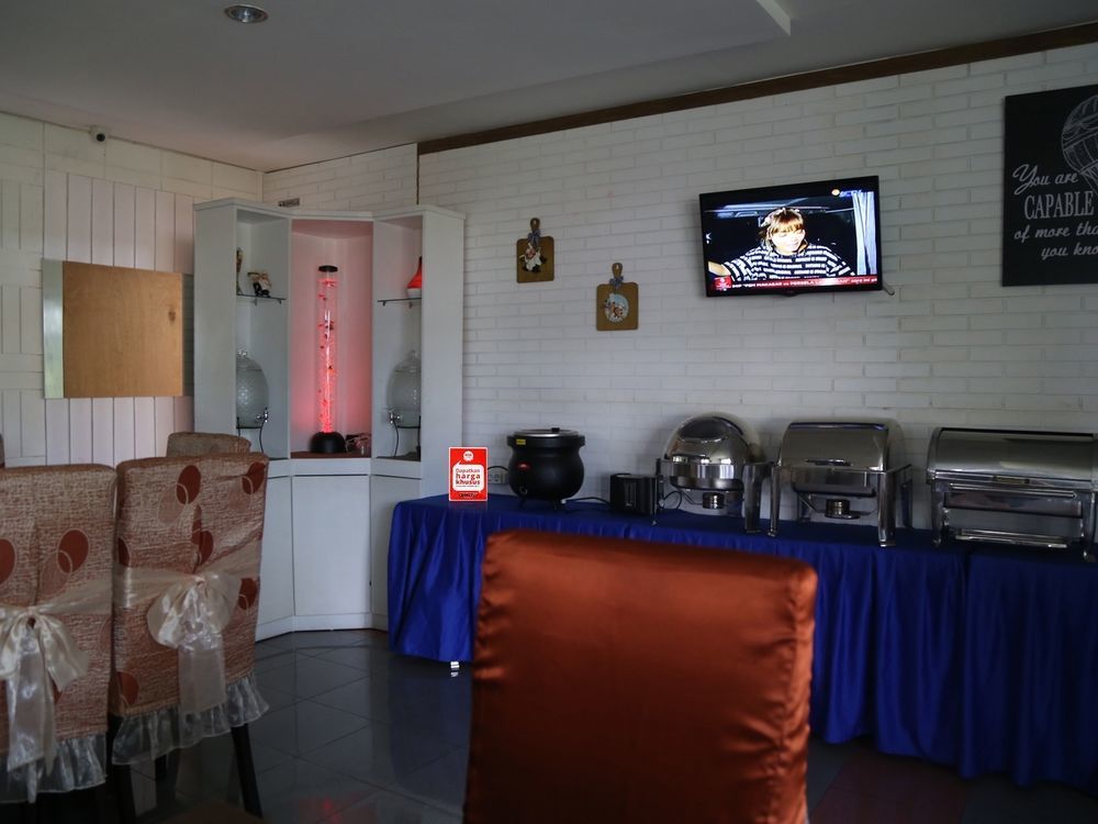 Hotel Mangga Dua Макасар Екстериор снимка