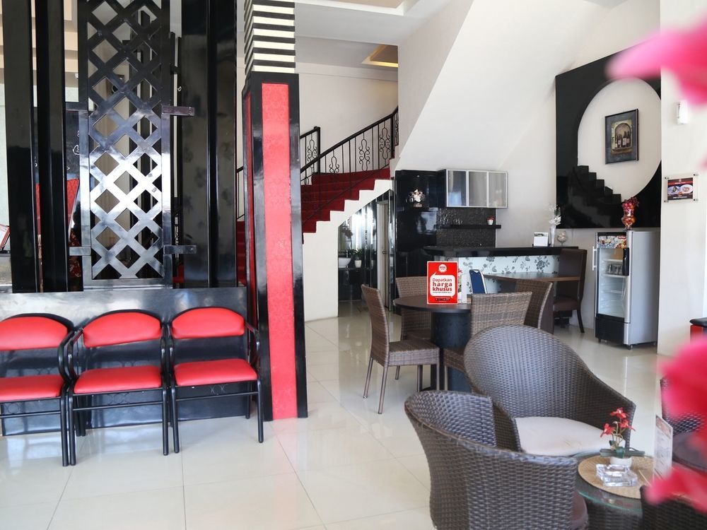 Hotel Mangga Dua Макасар Екстериор снимка