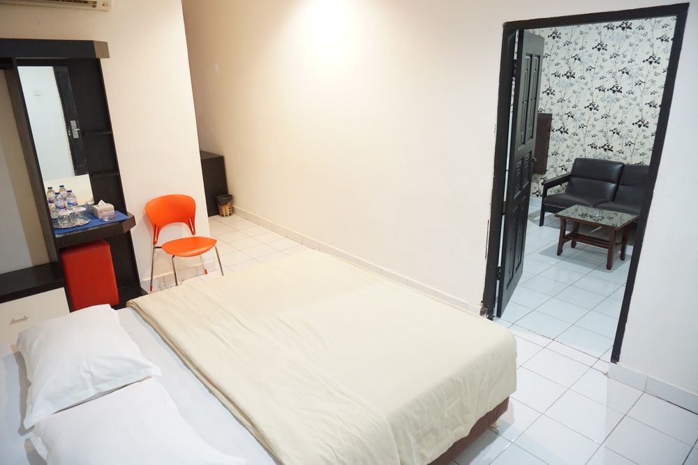 Hotel Mangga Dua Макасар Екстериор снимка