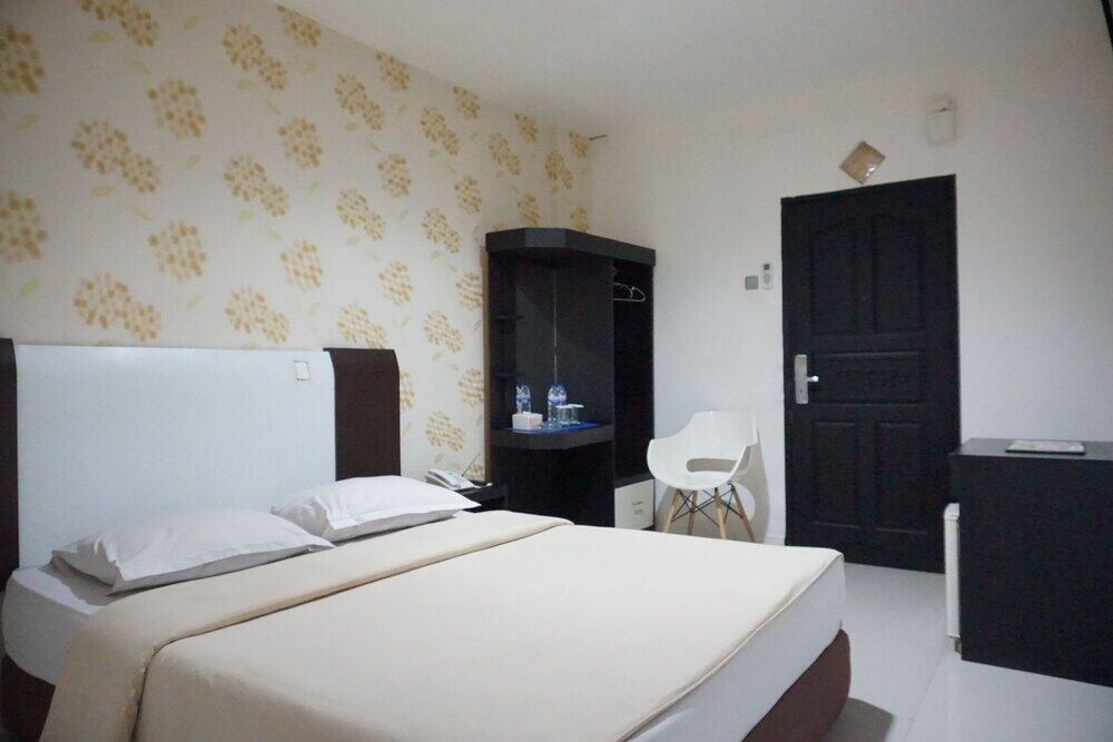 Hotel Mangga Dua Макасар Екстериор снимка